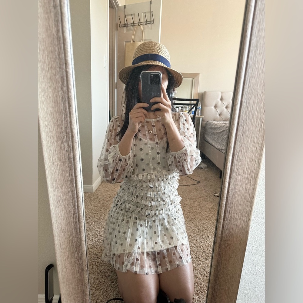 Polka dot white/beige mini summer vacation dress